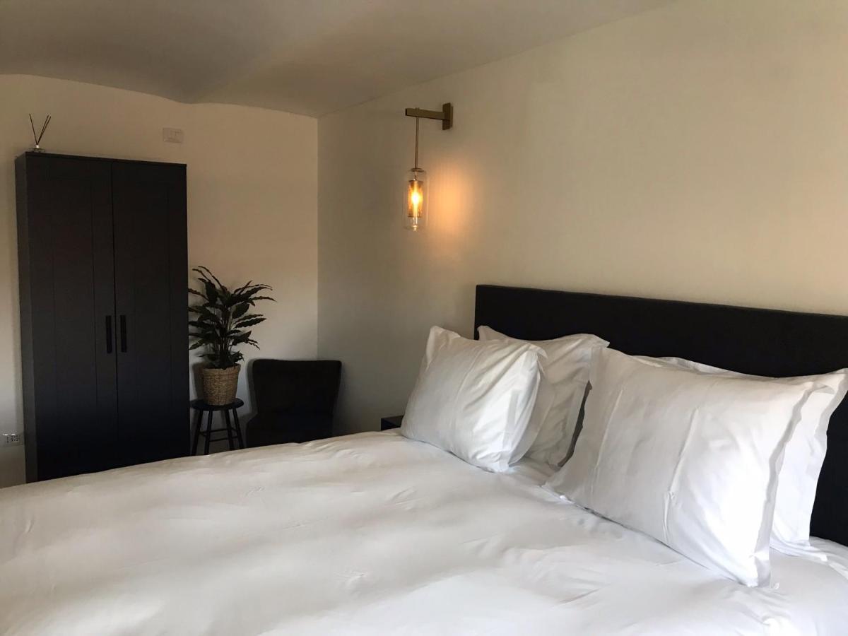 Sotto La Vigna Charm Stay Adults Only Vacation Suite Montegrosso d'Asti Ngoại thất bức ảnh