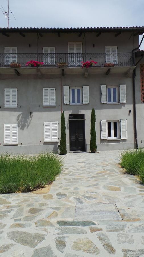 Sotto La Vigna Charm Stay Adults Only Vacation Suite Montegrosso d'Asti Ngoại thất bức ảnh