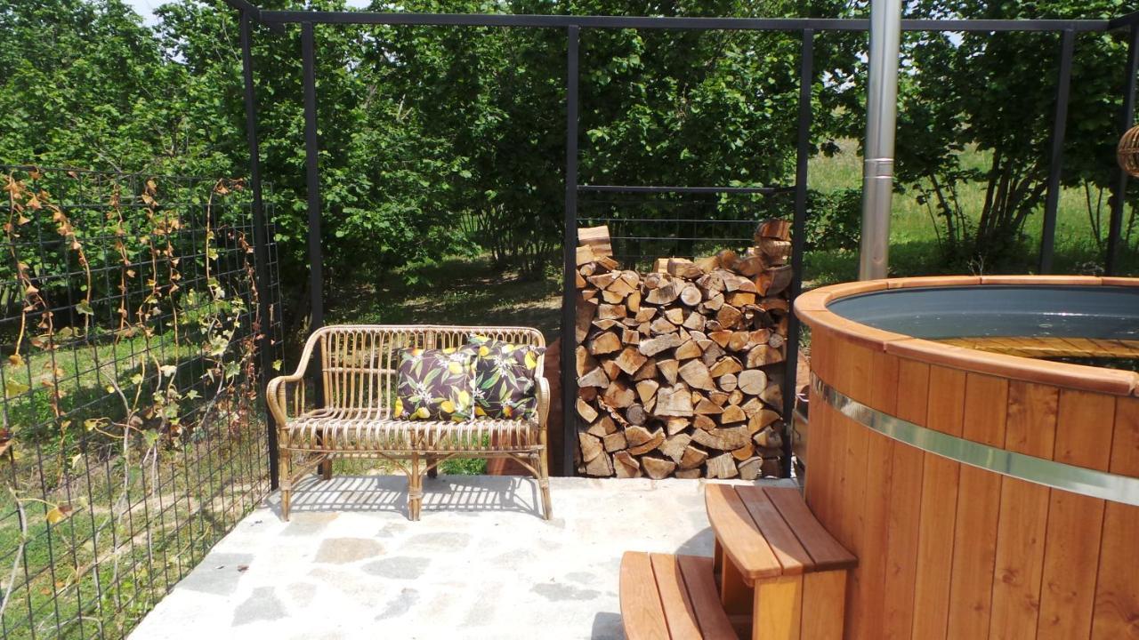 Sotto La Vigna Charm Stay Adults Only Vacation Suite Montegrosso d'Asti Ngoại thất bức ảnh